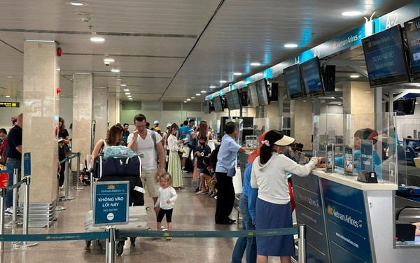 La Autoridad de Aviación Civil de Vietnam decide aplicar medidas de control de seguridad de nivel 1 en aeropuertos. (Fotografía: VNA)