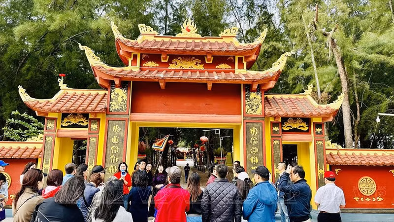 Una pagoda en Con Den. Una pagoda en Con Den.