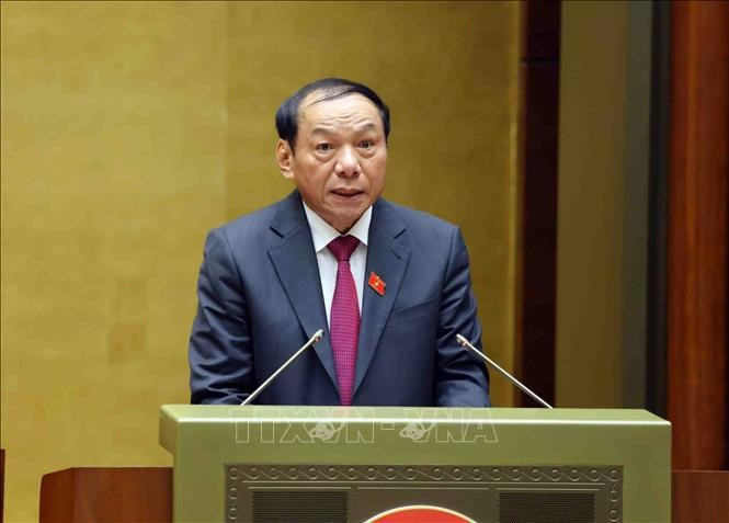 El ministro de Cultura, Deportes y Turismo, Nguyen Van Hung, interviene en el coloquio. (Fotografía: VNA)