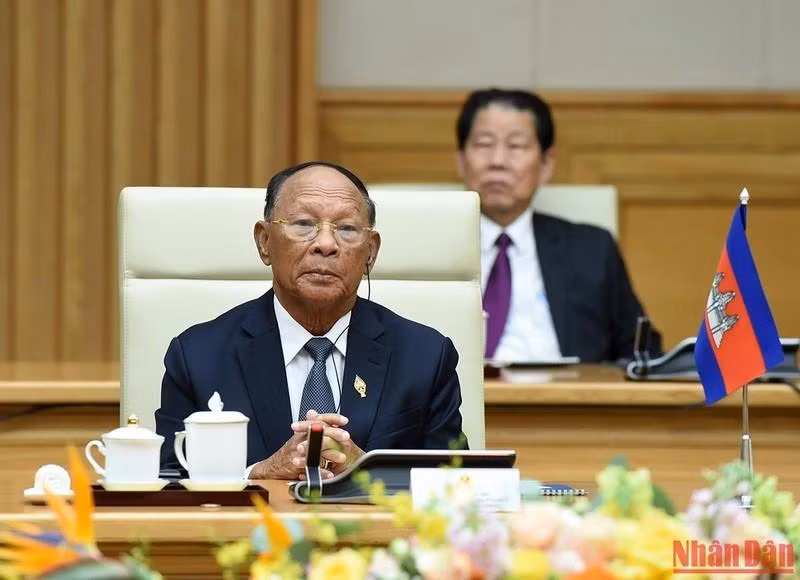 Samdech Heng Samrin felicitó los logros que el Gobierno y el pueblo de Vietnam consiguieron bajo la sabia dirección del Partido Comunista en los últimos tiempos.