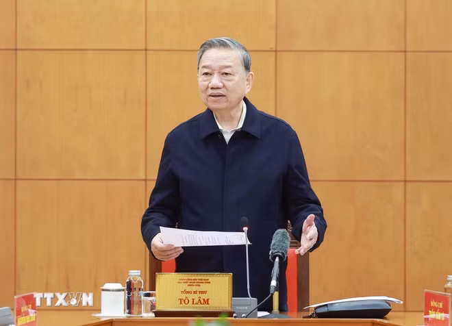 El secretario general del Partido Comunista de Vietnam, To Lam, interviene en la reunión. (Fotografía: VNA)