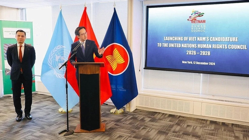 El viceministro de Relaciones Exteriores Do Hung Viet anuncia la candidatura de Vietnam para la reelección al CDHNU. (Fotografía: VNA)
