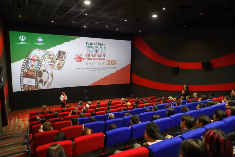 En la inauguración del evento. (Fotografía: baoquocte.vn)