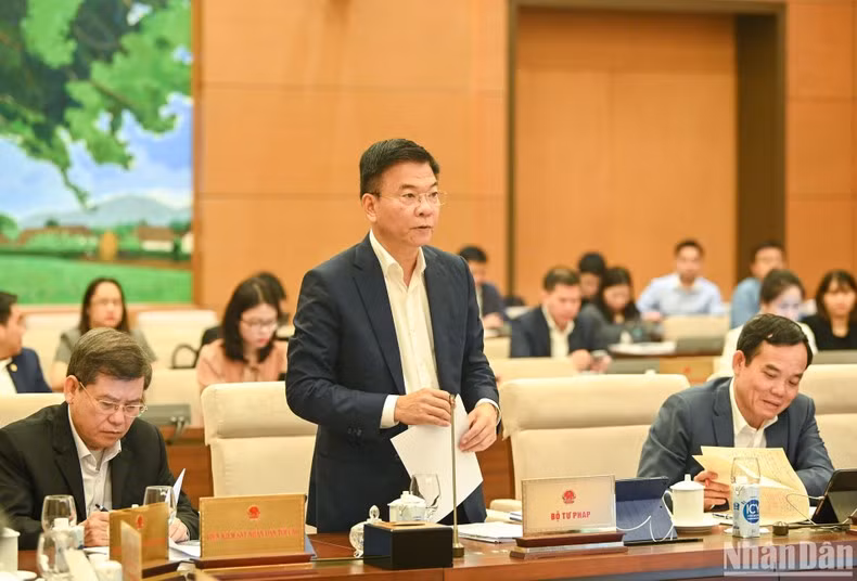 El ministro de Justicia, Le Thanh Long.