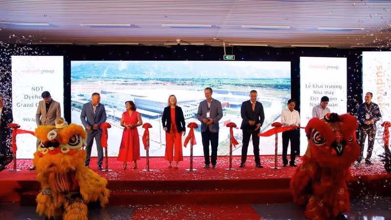 En el acto de inauguración. (Fotografía: Nhan Dan)