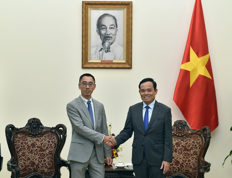 El viceprimer ministro vietnamita Tran Luu Quang y el vicepresidente de Huawei encargado de la región de Asia-Pacífico, Zhengjun Zhang. (Fotografía: VGP)
