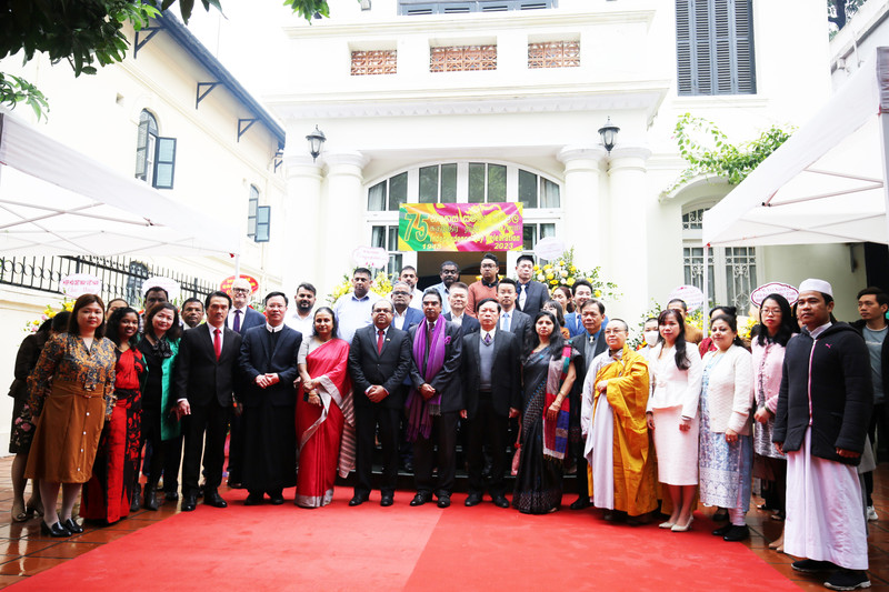 Participantes en el evento. (Fotografía: thoidai.com.vn)