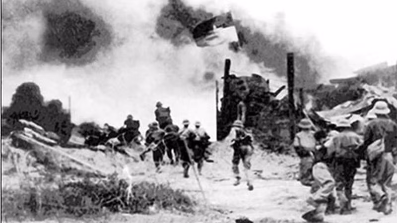 Soldados del 320Aº Cuerpo de Ejército (Cuerpo 3) ganan control de la base de Dong Du, el 29 de abril de 1975. (Foto: Archivo/VNA)