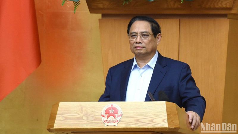 El primer ministro Pham Minh Chinh interviene en la reunión. (Fotografía: Nhan Dan)