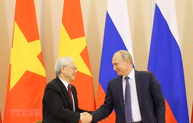 El secretario general del Partido Comunista de Vietnam, Nguyen Phu Trong, y el presidente de Rusia, Vladimir Putin, se reúnen en Sochi, Rusia, en septiembre de 2018. (Fotografía: VNA)