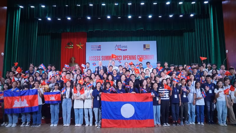 En el acto inaugural del campamento. (Fotografía: thoidai.com.vn)