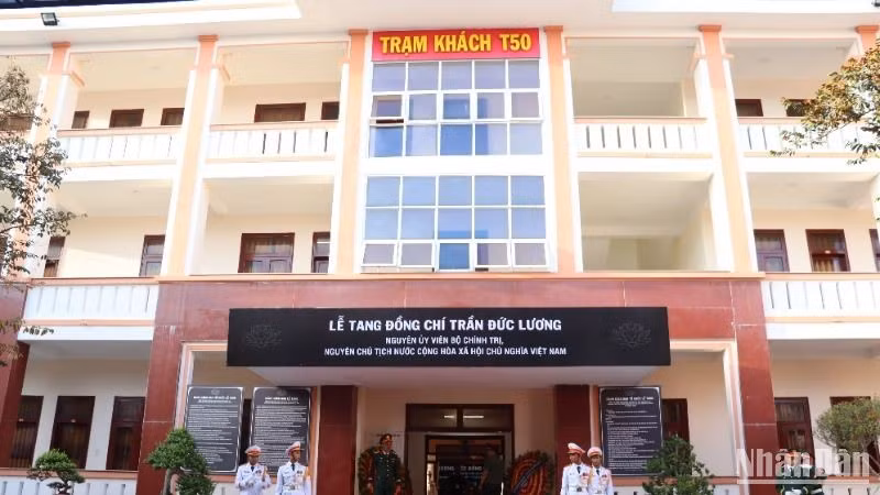 El Salón T50 del Mando Militar de la provincia de Quang Ngai es uno de los tres lugares donde se efectúa el acto. (Fotografía: Nhan Dan)