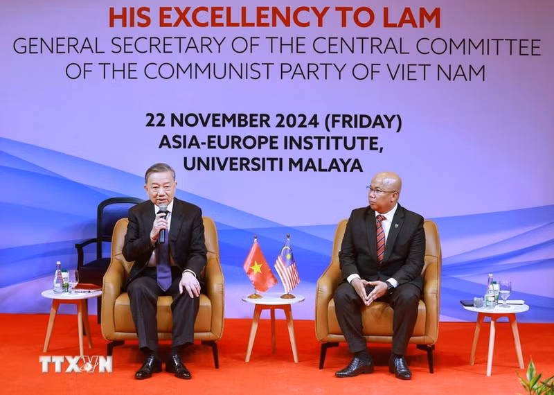 Escena de la reunión.