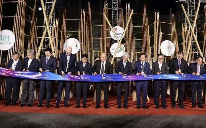 En la ceremonia de inauguración del evento. (Fotografía: VNA)