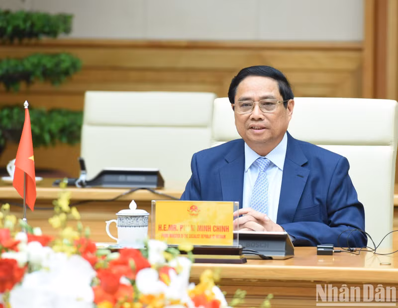 El primer ministro de Vietnam, Pham Minh Chinh, interviene en la cita. (Fotografía: Nhan Dan)