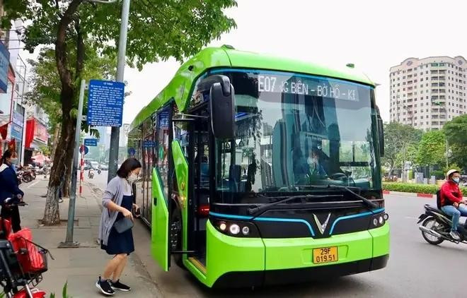 Hanói se volverá verde con autobuses eléctricos para 2035. (Fotografía: VNA)