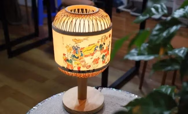 Un farol hecho de papel Do. (Fotografía: vtv.vn)