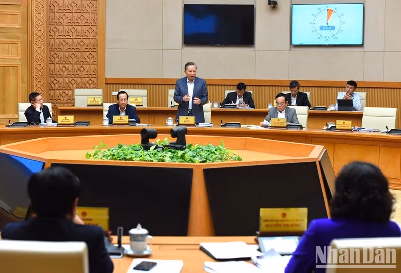 El ministro de Seguridad Pública, To Lam.