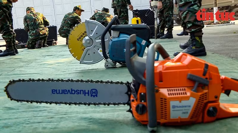 Las sierras y las cortadoras manuales son equipos indispensables.