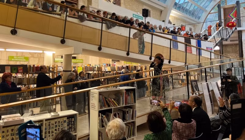 En una presentación de trajes de las etnias vietnamitas. (Fotografía: VOV)