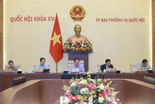 Una reunión del Comité Permanente de la Asamblea Nacional de Vietnam. (Fotografía: VNA)