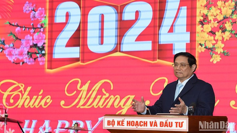 El primer ministro Pham Minh Chinh interviene en el encuentro. (Fotografía: Nhan Dan)