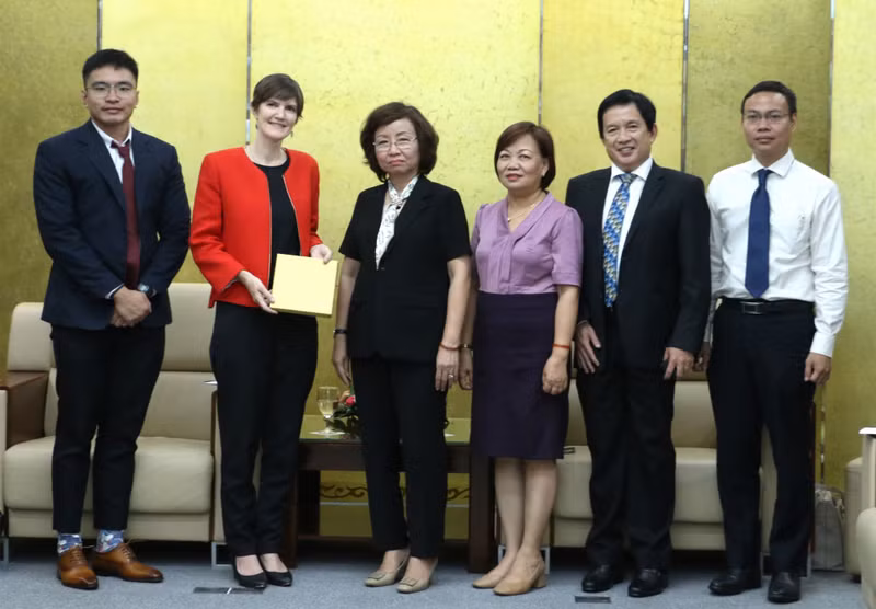 En la reunión. (Fotografía: baodanang.vn)