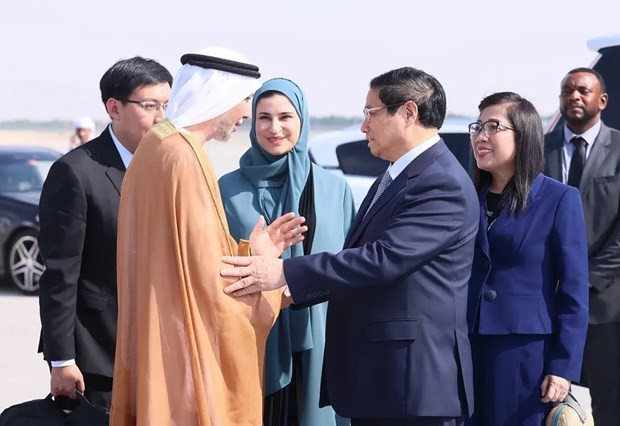 Premier vietnamita llega a Hanói concluyendo su viaje de trabajo a EAU y Turquía