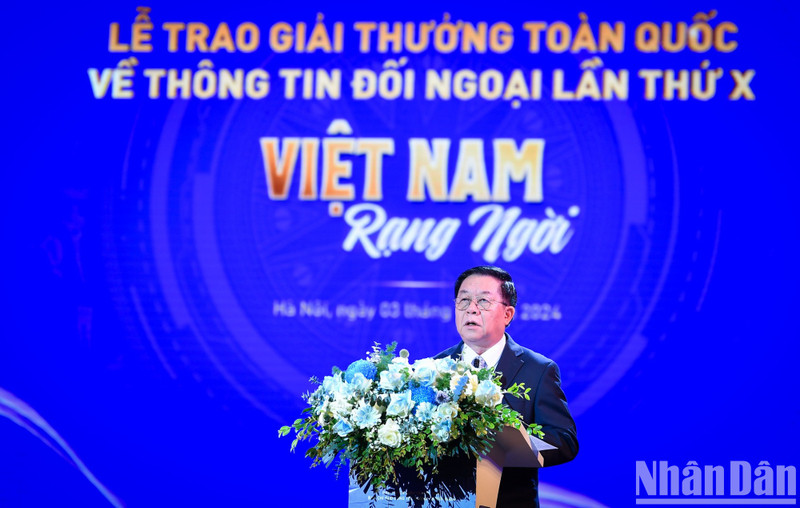 El miembro del Buró Político y del Secretariado del Comité Central del Partido Comunista de Vietnam y jefe de su Comisión de Comunicación y Educación, Nguyen Trong Nghia, interviene en el evento. (Fotografía: Nhan Dan)