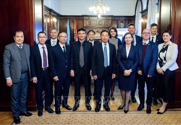 La delegación de la OEAV y la OEAH. (Fotografía: VNA) 