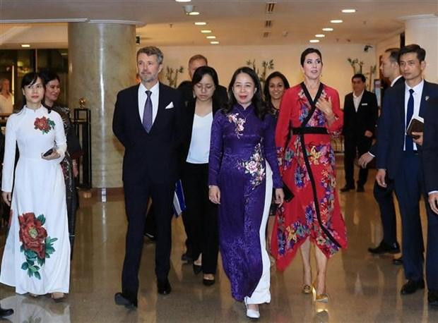 El príncipe heredero danés, Frederik André Henrik Christian, y la vicepresidenta de Vietnam, Vo Thi Anh Xuan. (Fotografía: VNA)