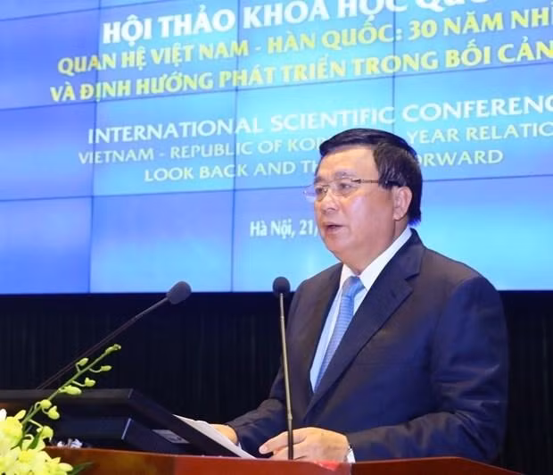 El director de la Academia Nacional de Política Ho Chi Minh, Nguyen Xuan Thang, en el evento. (Fotografía: VNA)