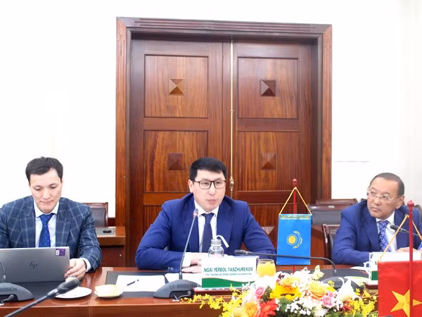 En la reunión. (Fotografía: Ministerio de Agricultura y Desarrollo Rural de Vietnam)