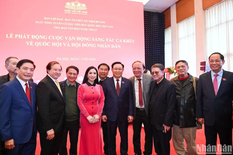 Delegados al acto de lanzamiento. (Fotografía: Nhan Dan)
