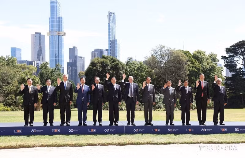 El primer ministro australiano, Anthony Albanese, los jefes de delegaciones y el secretario general de la Asean asisten a la reunión especial por los 50 años de relaciones Asean-Australia, celebrada en Melbourne el 6 de marzo de 2024.