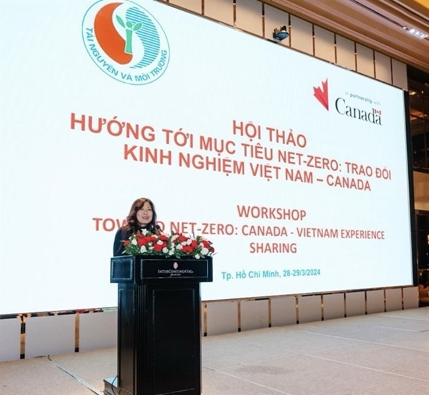 La ministra canadiense de Promoción de exportaciones, comercio internacional y desarrollo económico, Mary Ng, en el taller. (Fotografía: VNA) 