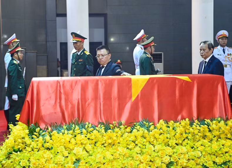 El compañero Le Quoc Minh en el acto de tributo.
