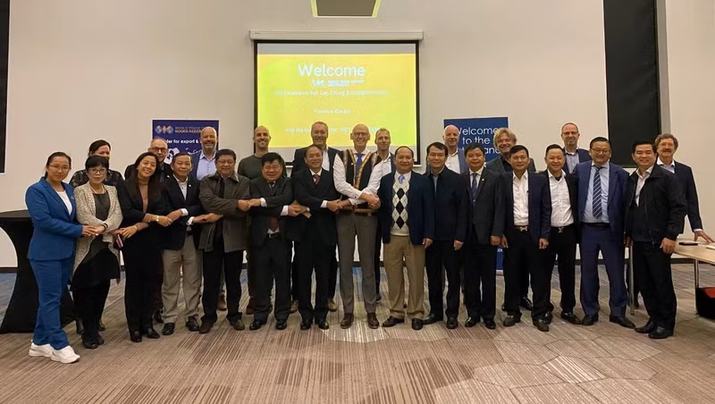 En una actividad de la delegación. (Fotografía: Embajada de Vietnam en los Países Bajos)