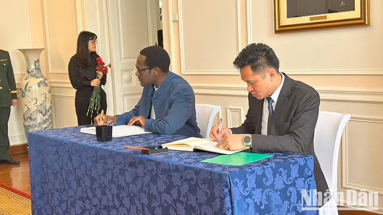 Delegados de la Embajada de Senegal en Rusia.