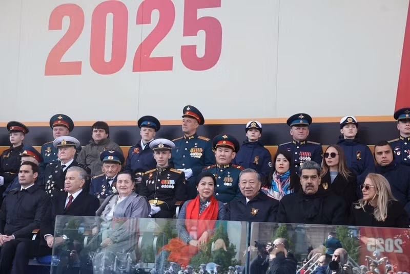 El secretario general del Partido Comunista de Vietnam, To Lam, y su esposa Ngo Phuong Ly en la ceremonia. (Fotografía: VNA)