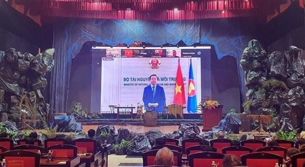 El ministro de Recursos Naturales y Medio Ambiente, Tran Hong Ha, habla en el evento. (Fotografía: VNA)