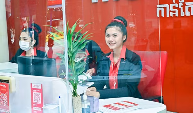 Empresa vietnamita Metfone celebra 14 años de desarrollo en Camboya. (Fotografía: VNA)