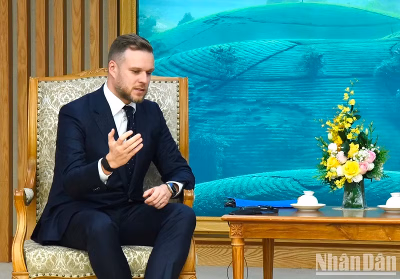 El canciller lituano habla en la cita. El canciller lituano habla en la cita.