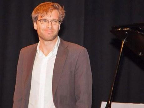 El pianista español Pablo Galdo. (Fotografía: Embajada de España en Vietnam)