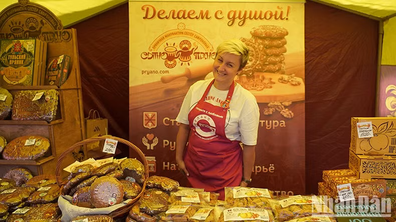“Elaboramos estos panes con toda nuestra alma”, dijo la vendedora de uno de los stands más visitados. El pan de jengibre posee diversas formas y patrones. No contiene conservantes y debe consumirse en dos meses.
