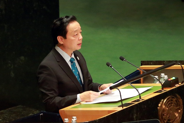 El vicepremier Tran Hong Ha interviene en el evento. (Fotografía: VGP)