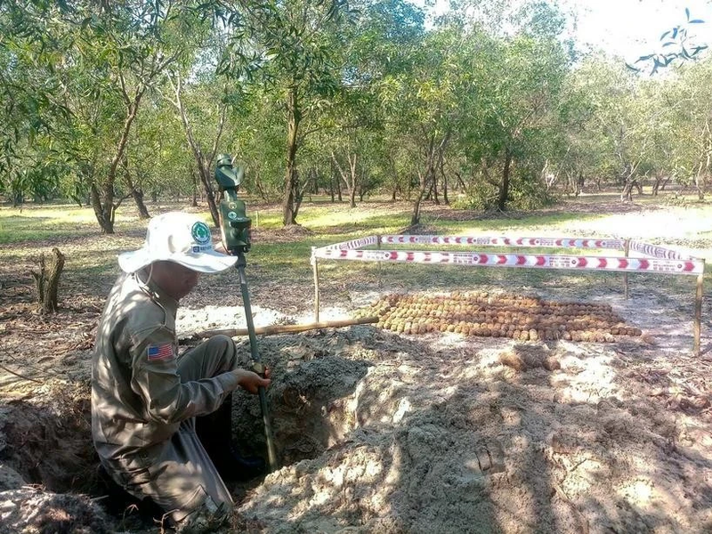 Se detectan explosivos en un depósito de municiones en la aldea de An My, en la comuna de Gio My, en el distrito de Gio Linh, en la provincia de Quang Tri. (Fotografía: VNA)