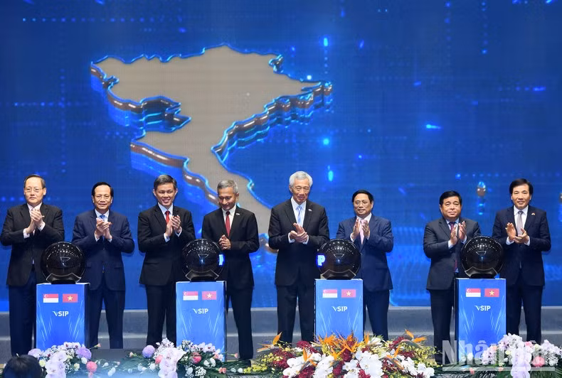 Ambos dirigentes en el acto realizado para dar inicio a la construcción de los nuevos VSIP.