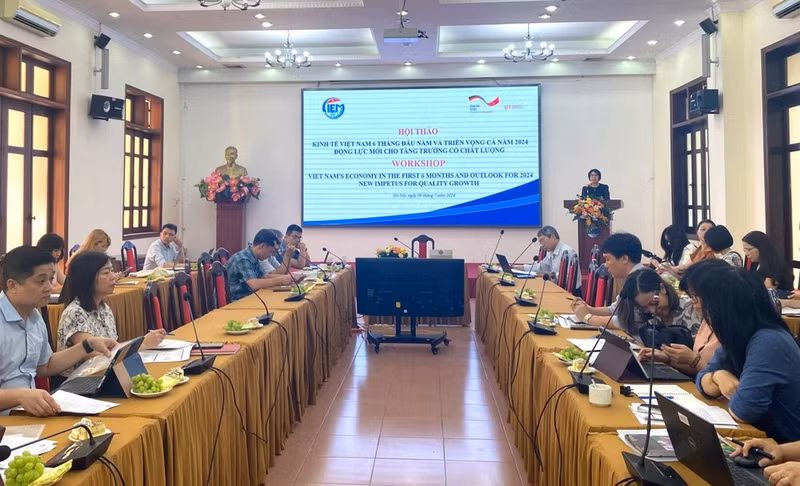 En el seminario. (Fotografía: thuenhanuoc.vn)