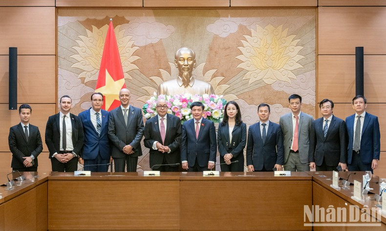 Los delegados en la reunión. (Fotografía: Nhan Dan)